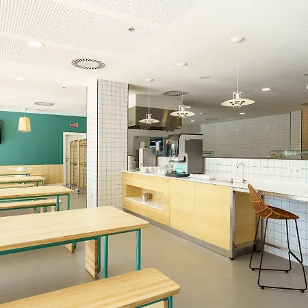 Residencia Universitaria Resa Campus * مالقة