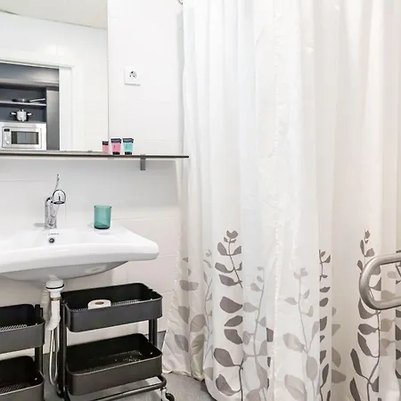 Residencia Universitaria Resa Campus بيت شباب *