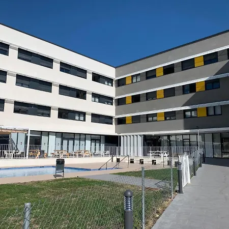 Hostal Residencia Universitaria Campus *