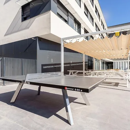 Hostal Residencia Universitaria Campus *