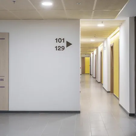 Vandrerhjem Residencia Universitaria Resa Campus *